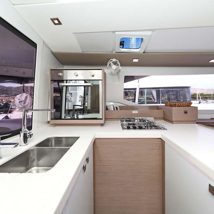 La Mula | Fountaine Pajot Astrea 42 photo 11