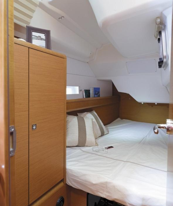 Parrot | Sun Odyssey 389 photo 9