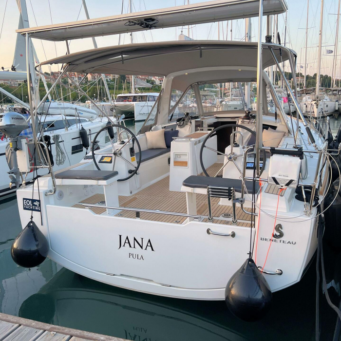 Jana | Oceanis 38.1 photo 7