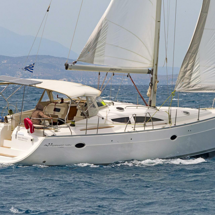 Agios Nikolaos | Sun Odyssey 349 photo 4