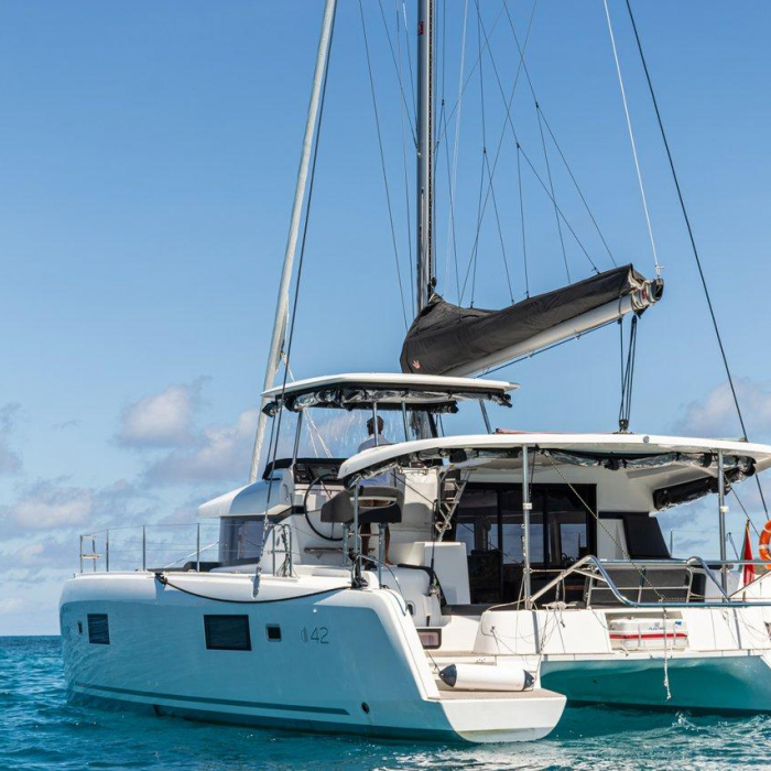 Vanessa | Lagoon 42 photo 24