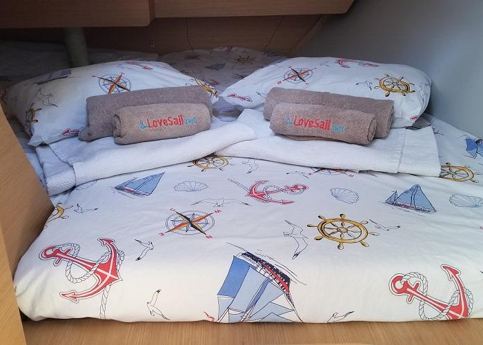 Ares | Dufour 360 photo 7