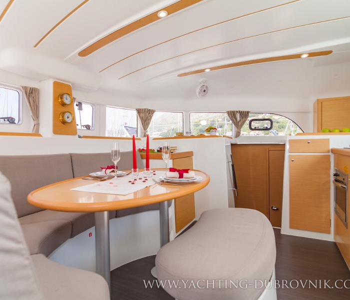 Gratia | Lagoon 380 photo 8