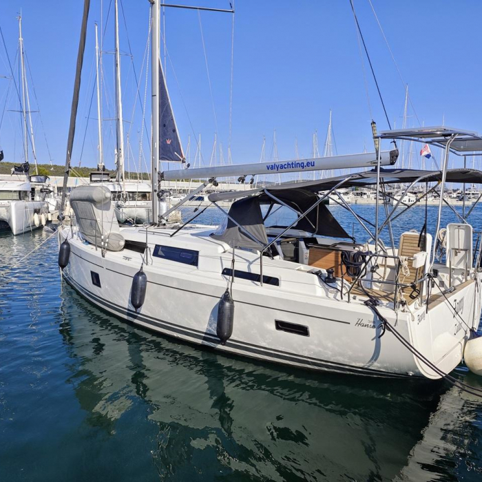 Fany | Hanse 388 photo 2