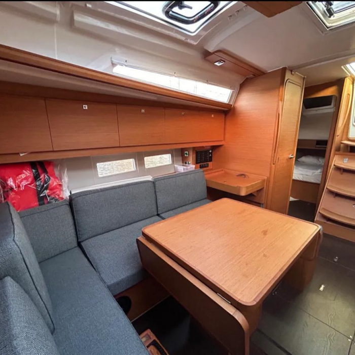 Sail Corvus | Dufour 390 Grand Large photo 12
