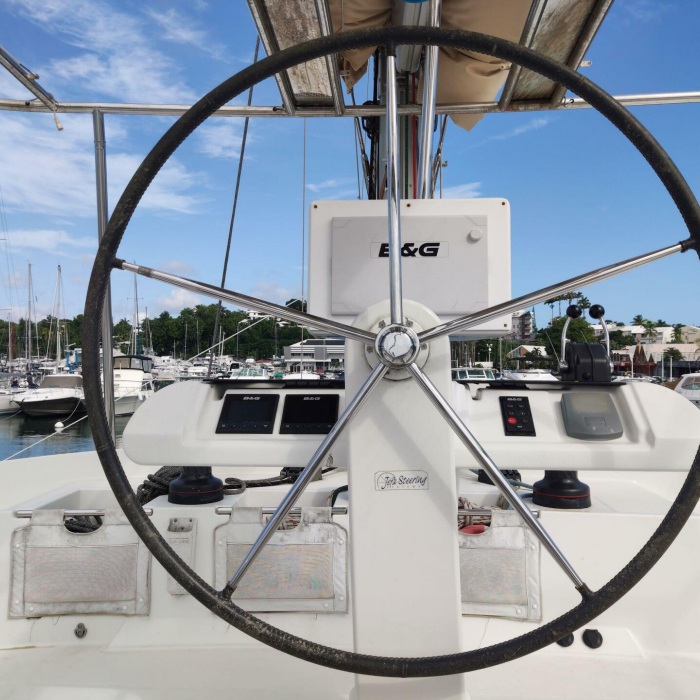 Watteau | Lagoon 52 photo 2