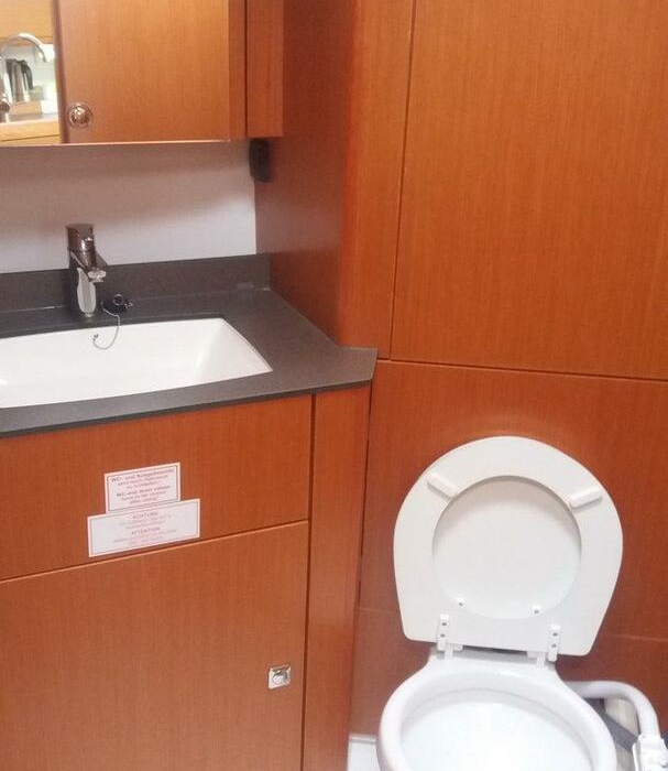 Lory | Bavaria Cruiser 41 photo 10