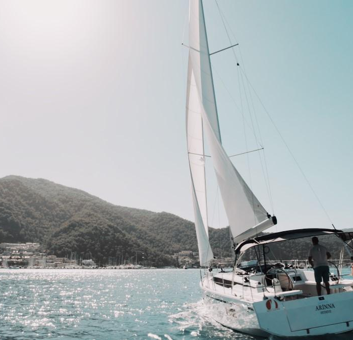 Arinna | Bavaria C38 photo 10