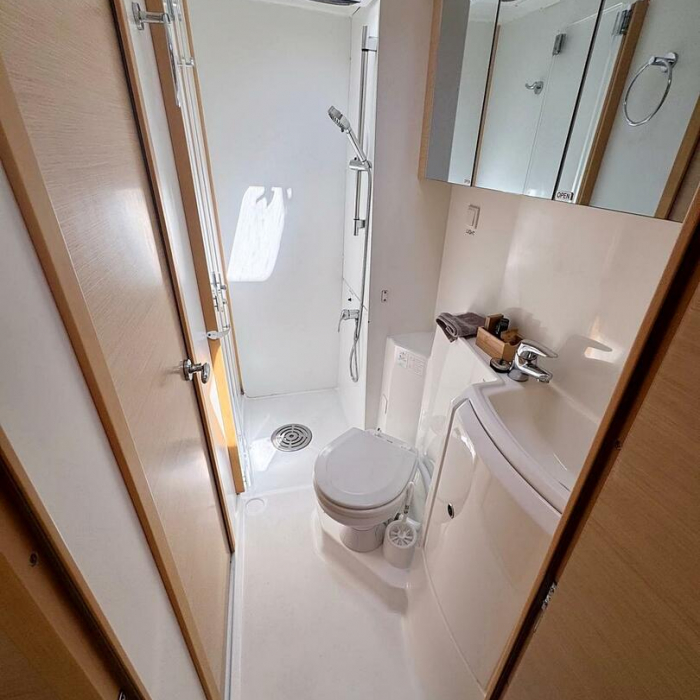 Happiness | Lagoon 421 photo 40