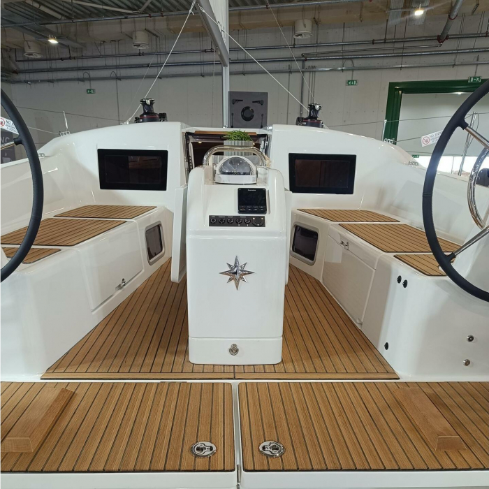 Myriana | Sun Odyssey 415 photo 3