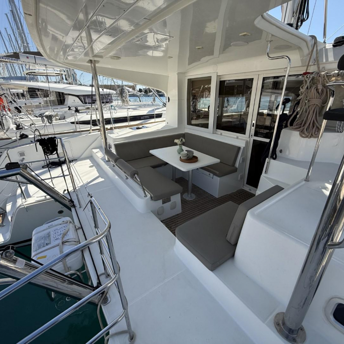 Cava | Lagoon 39 photo 33