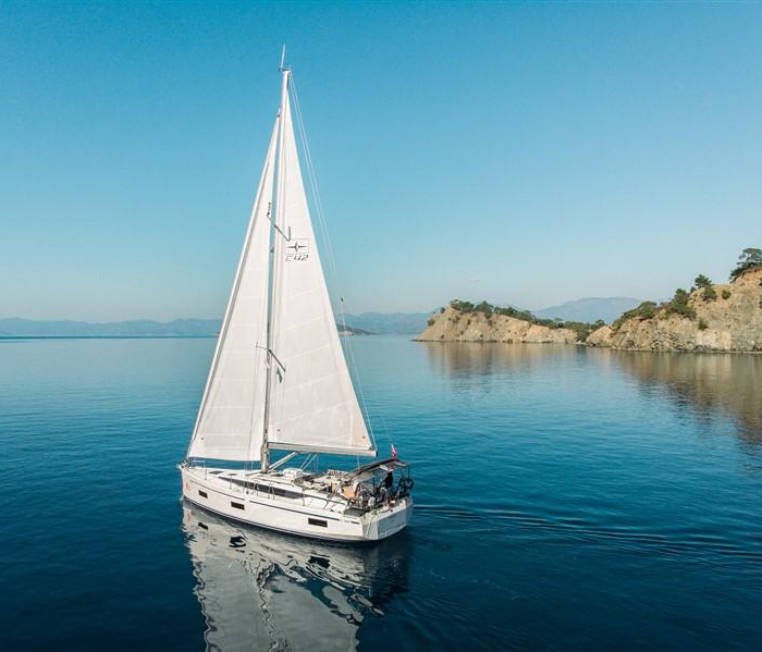 Nomad | Bavaria C42 photo 3