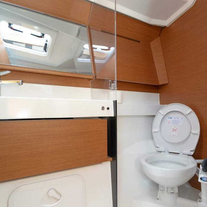 OLIVER new 2025 (air condition, solar panels) | Sun Odyssey 410 photo 6