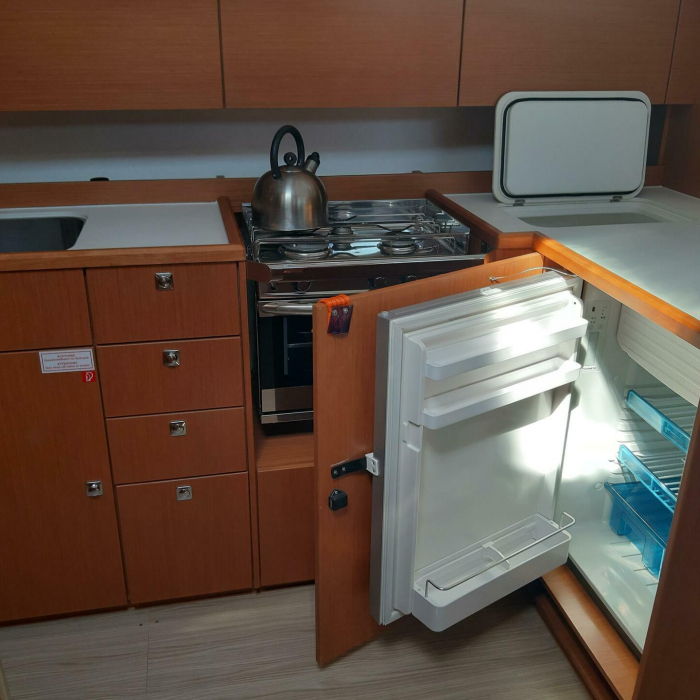 Aeolus | Bavaria C42 photo 8