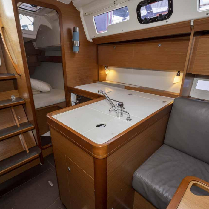 Shakey Ground | Dufour 360 GL photo 7