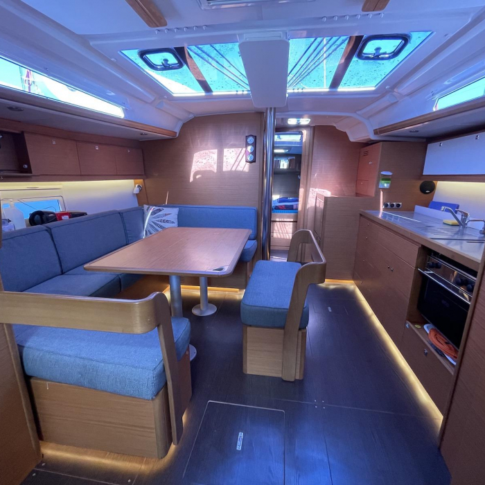 Sweet | Dufour 430 GL photo 10