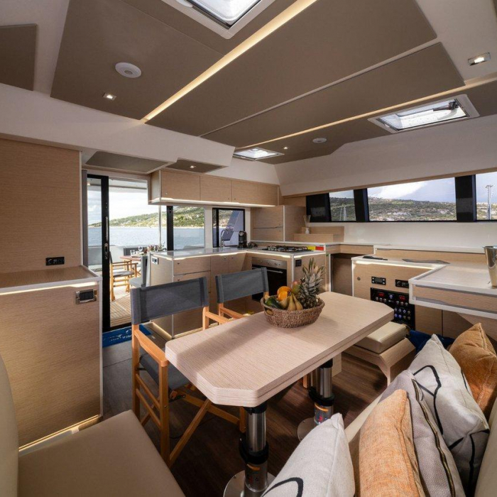 Du Du | Cervetti 44 photo 14