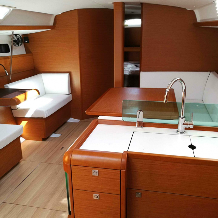 Economy | Sun Odyssey 449 photo 5