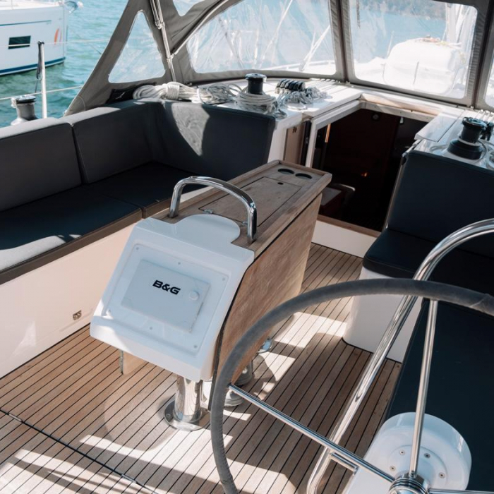 Aruna | Bavaria C42 photo 8