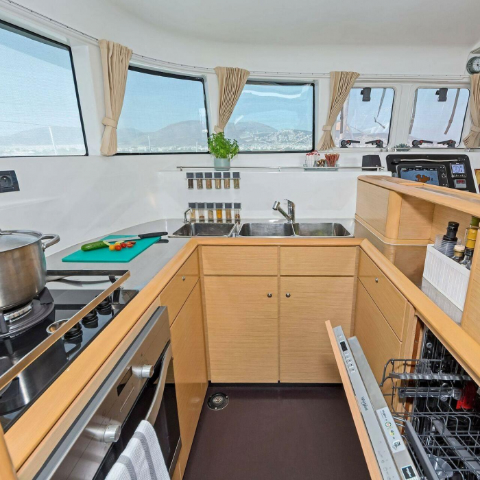 Mystique I | Lagoon 500 photo 19