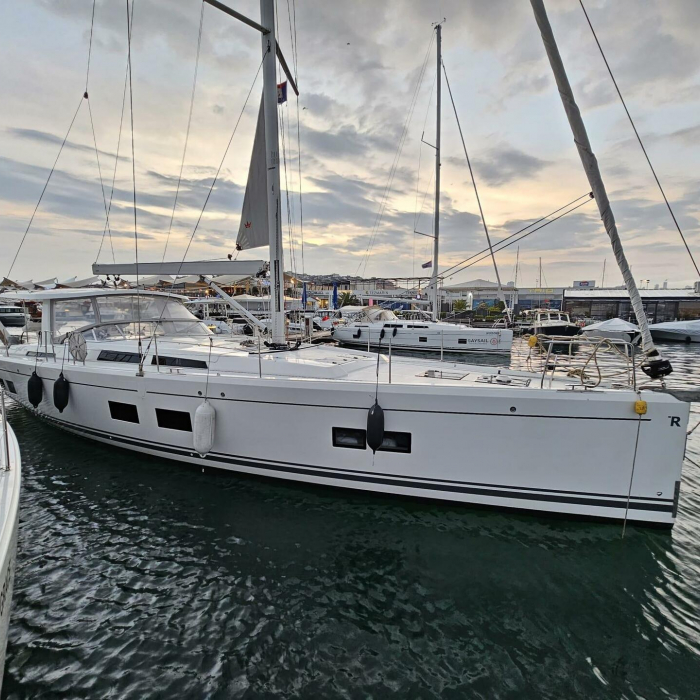 MiR | Hanse 548 photo 1