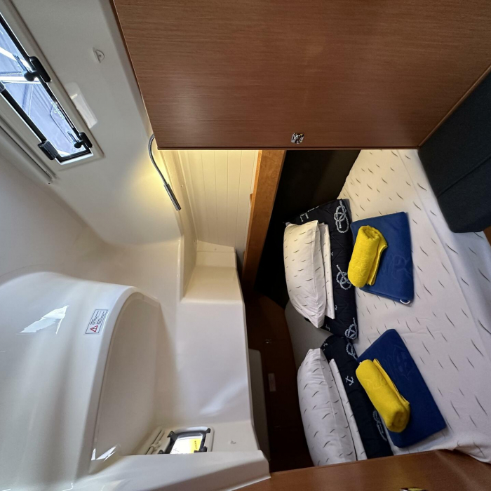 Crypto | Bavaria Cruiser 37 photo 9