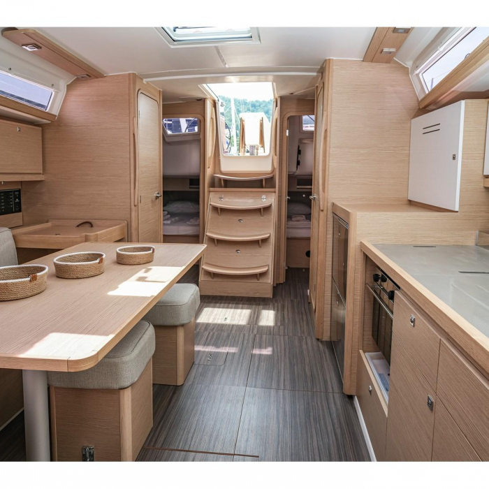 Paris | Dufour 390 photo 25