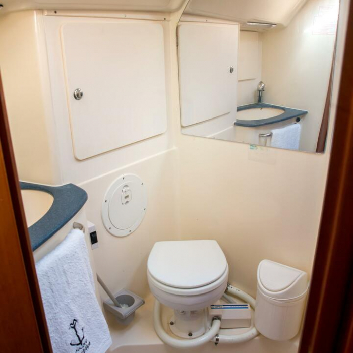 Konstantinos | Bavaria 36 photo 24