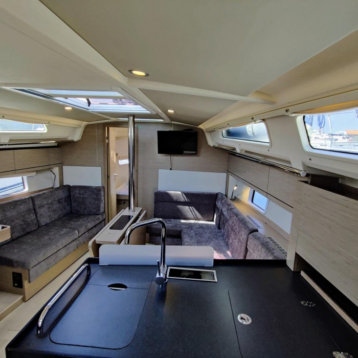 Fany | Hanse 388 photo 12