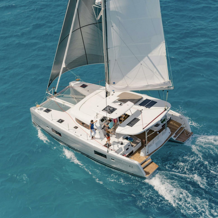 HeyBlue | Lagoon 42 photo 36