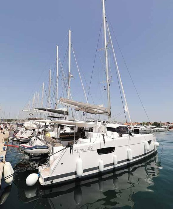 Bella V | Fountaine Pajot Astrea 42 photo 6