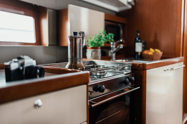 Happy | Oceanis 38 photo 16