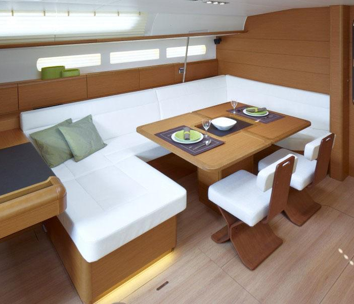 NOSY BE_DB | Sun Odyssey 519 photo 4