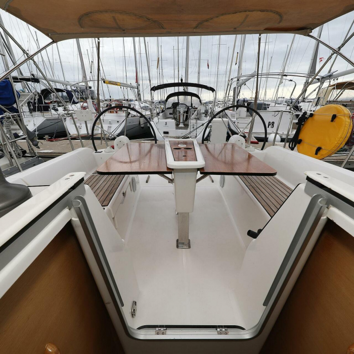 Sweet Lady | Dufour 350 GL photo 29