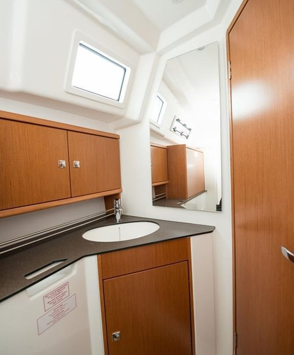 Lia | Bavaria Cruiser 34 photo 12