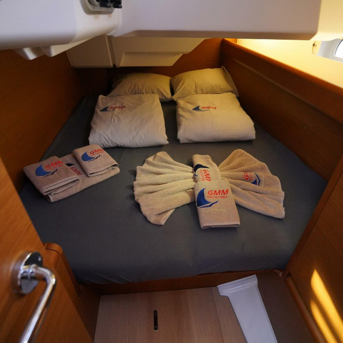 Gin Fizz | Sun Odyssey 389 photo 18