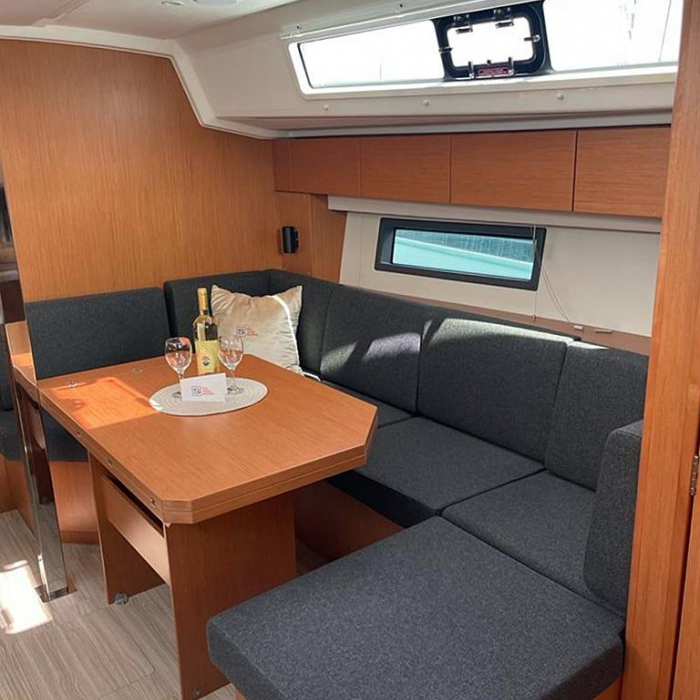 Coco | Bavaria C42 photo 15