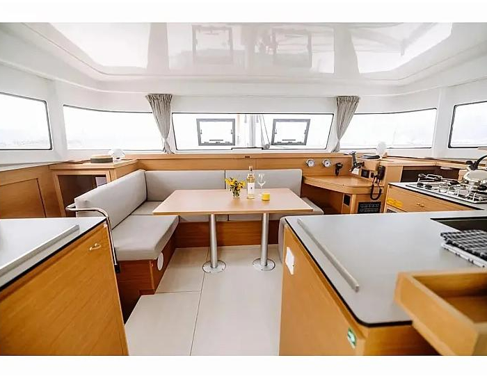 Lydia | Excess 11 photo 9