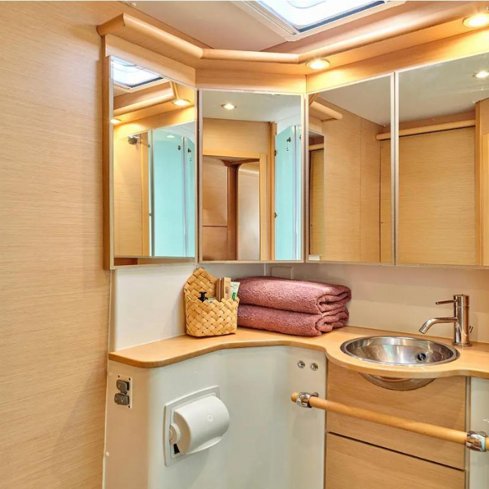 Sophia | Lagoon 50 photo 2