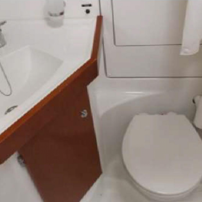 In Compliance | Oceanis 50 photo 19