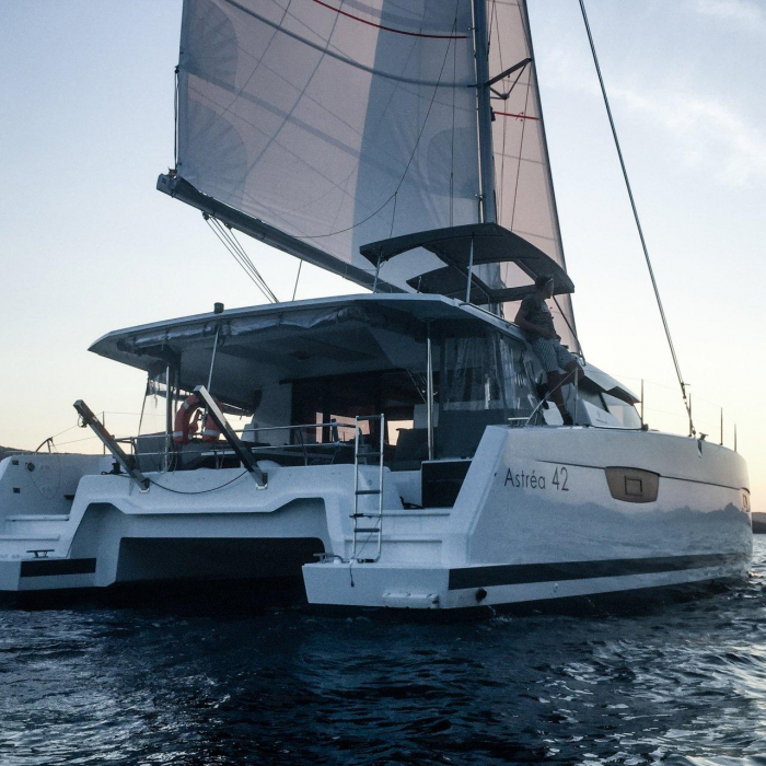 Wave | Astrea 42 photo 5