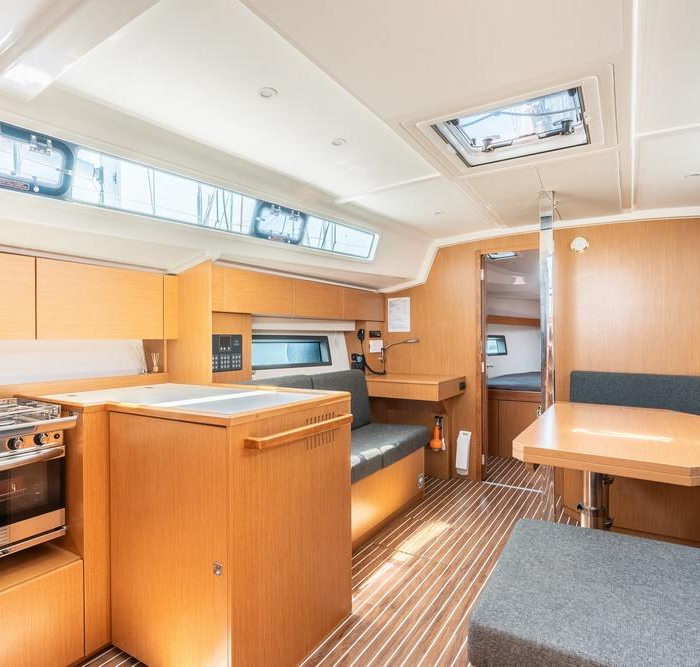 Harmonia | Bavaria C42 photo 35