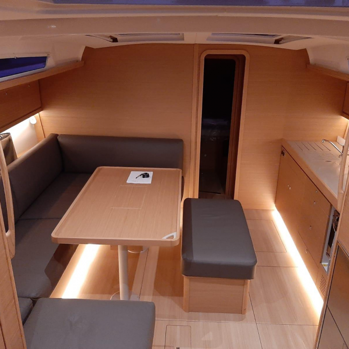 Nishane | Dufour 460 photo 9