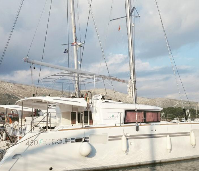 BRIGHT MOON | Lagoon 450 F Luxury photo 3