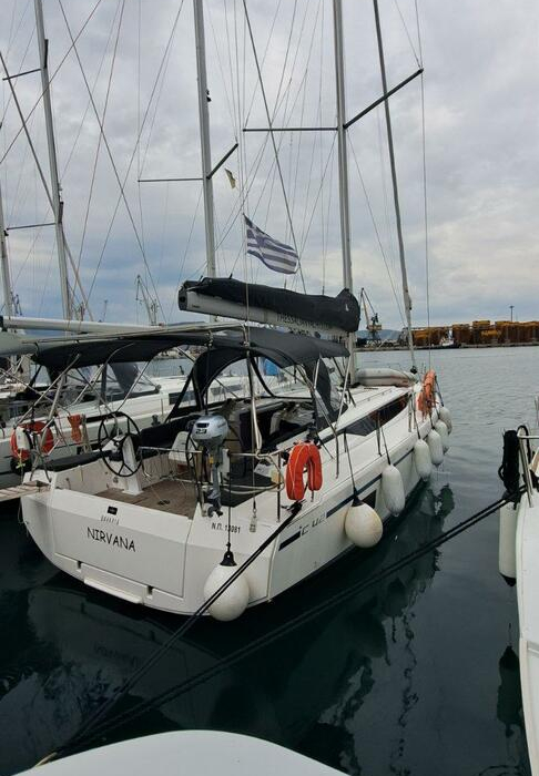 Nirvana | Bavaria C42 photo 6