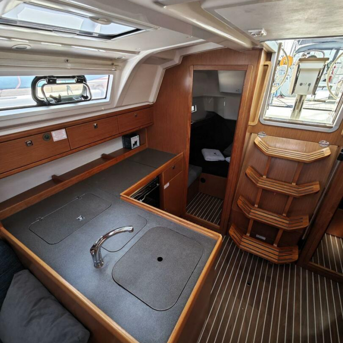 Almira | Bavaria Cruiser 37 photo 15