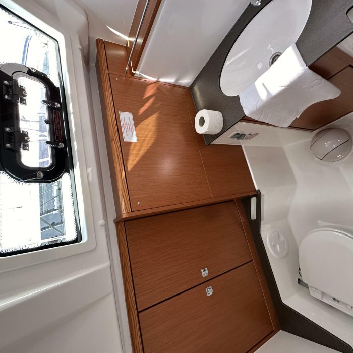 Crypto | Bavaria Cruiser 37 photo 5