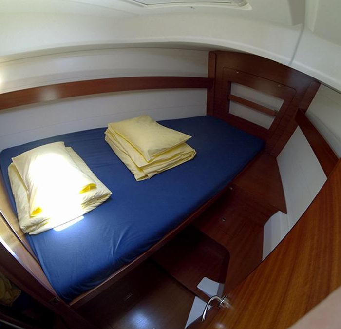 China girl | Dufour 375 GL photo 20