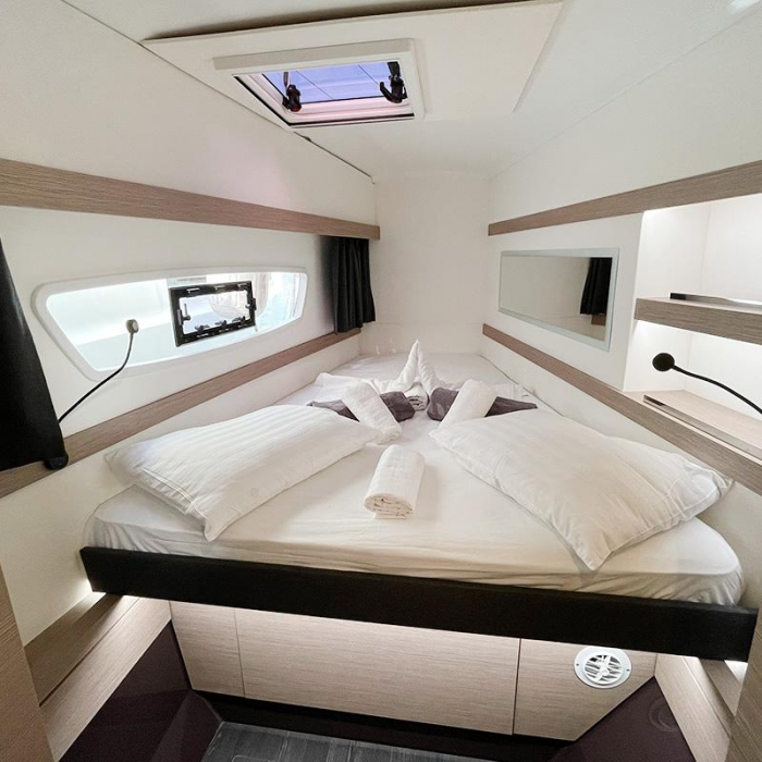 Barnacle | Fountaine Pajot Isla 40 photo 14