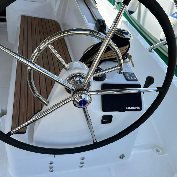 Star Kiss | Sun Odyssey 350 photo 6